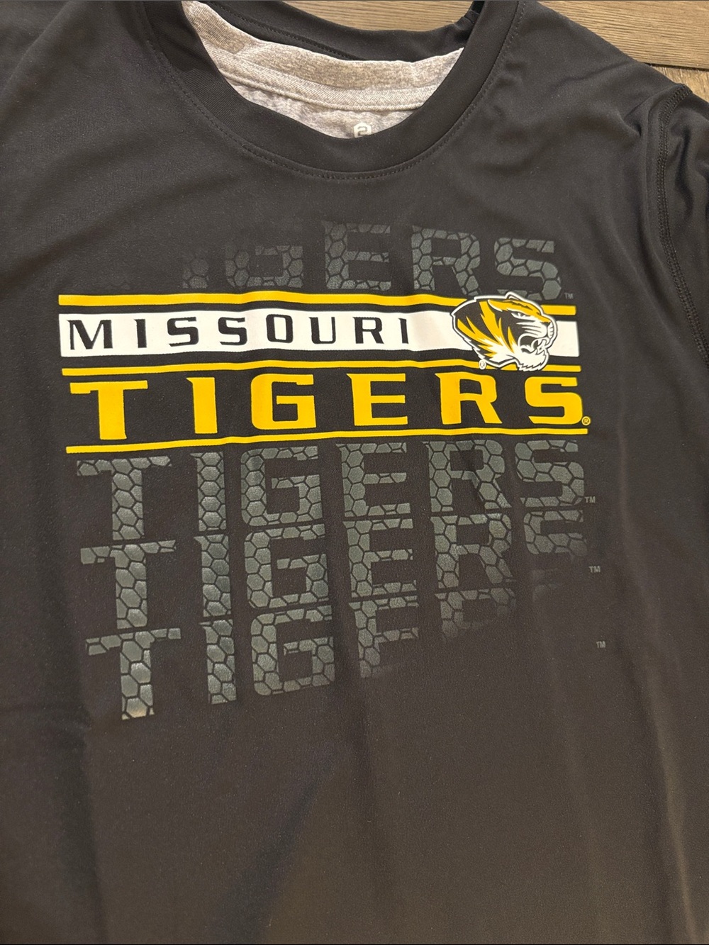 NWT Lot of 2x [Gen2] Missouri Tigers NCAA Long/Short-Sleeve Shirts Youth L 14/16 - Picture 7 of 15